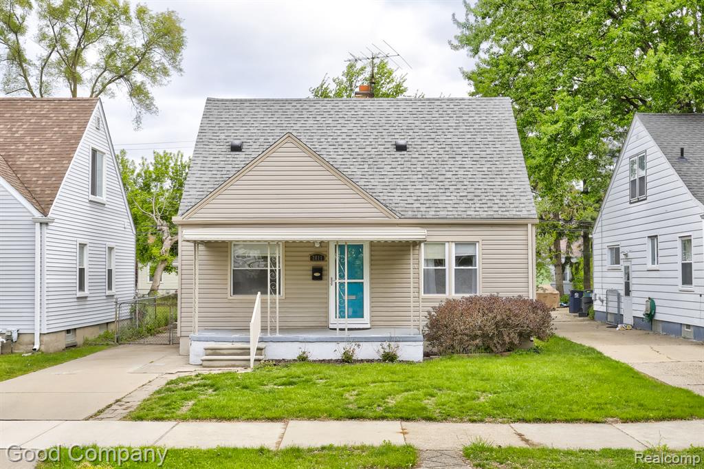 main property photo 45