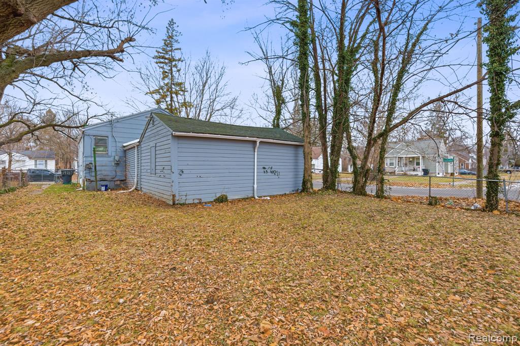 main property photo 14