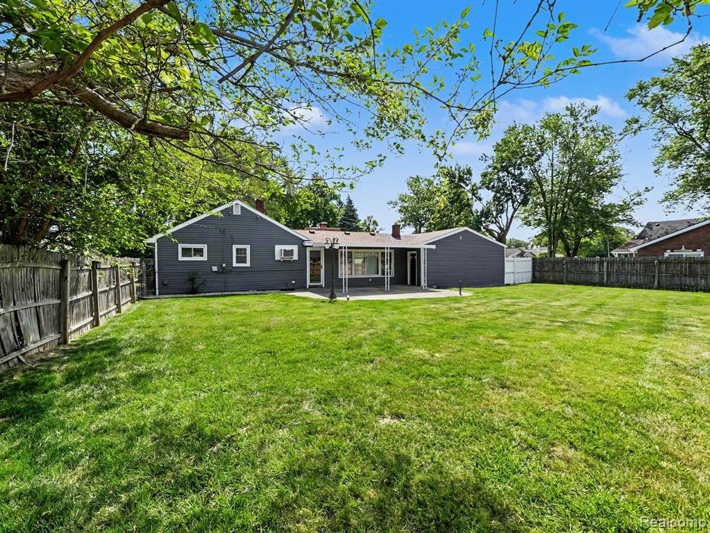 main property photo 23