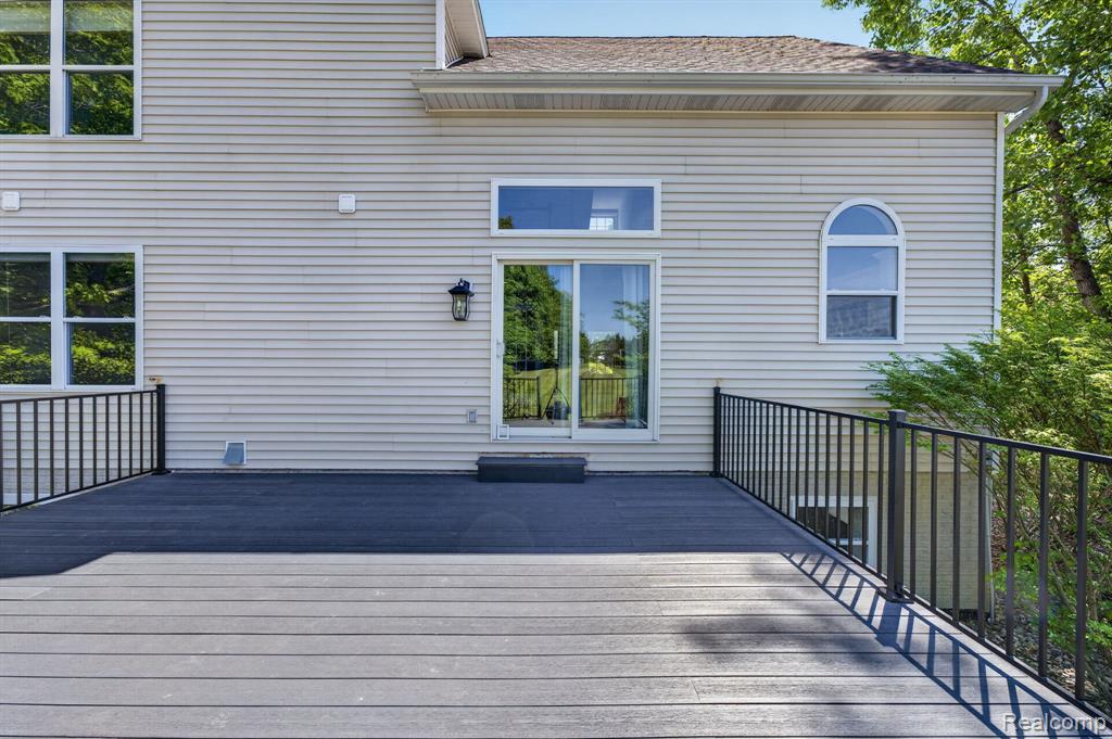 main property photo 12