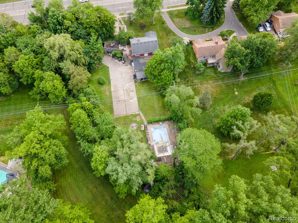 main property photo 13
