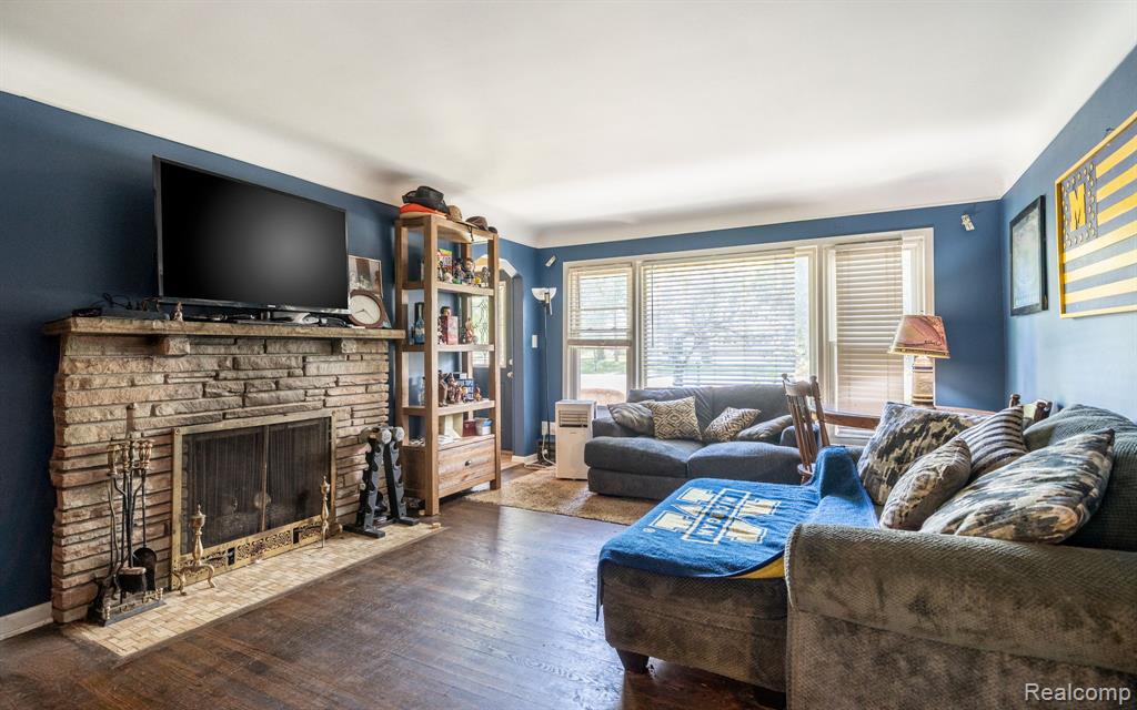 main property photo 5