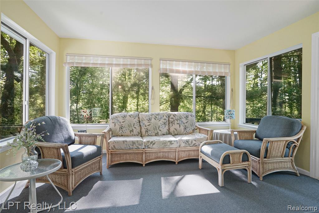 property viewer photo 35