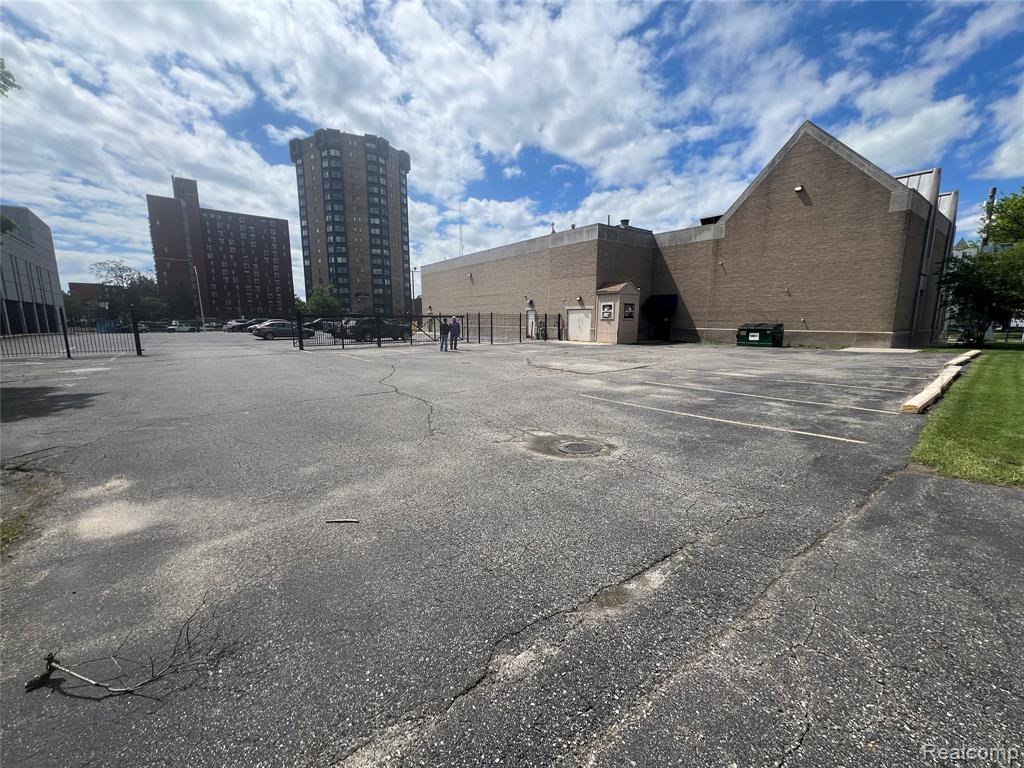 main property photo 45