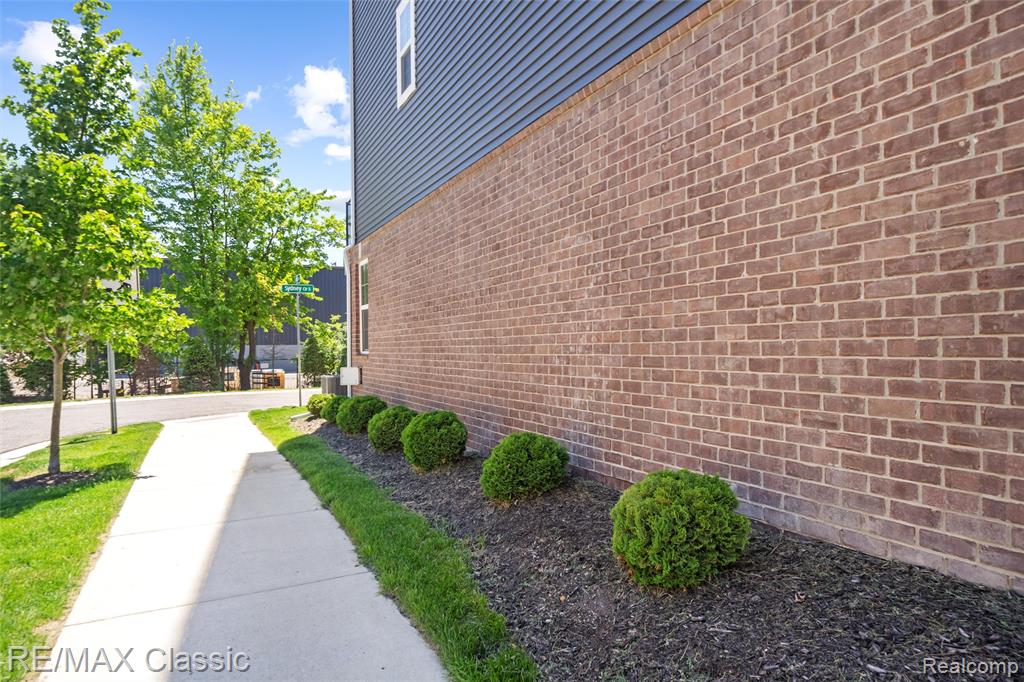 main property photo 44