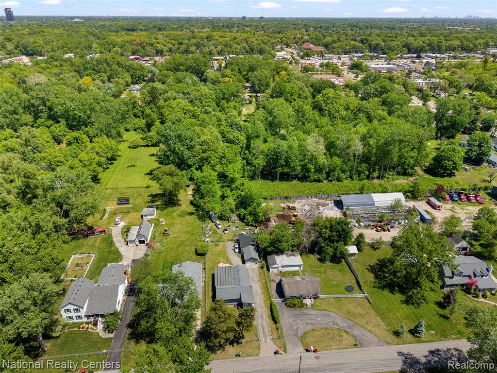 main property photo 20