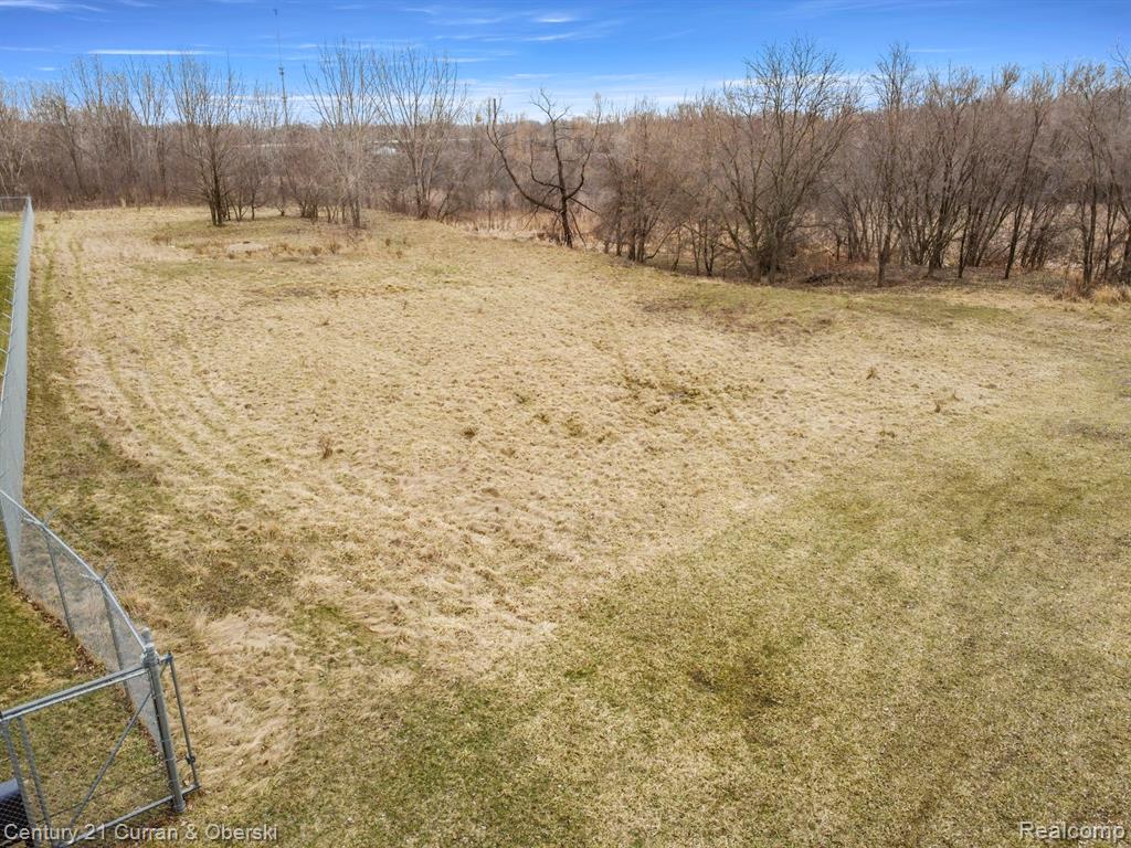 main property photo 13