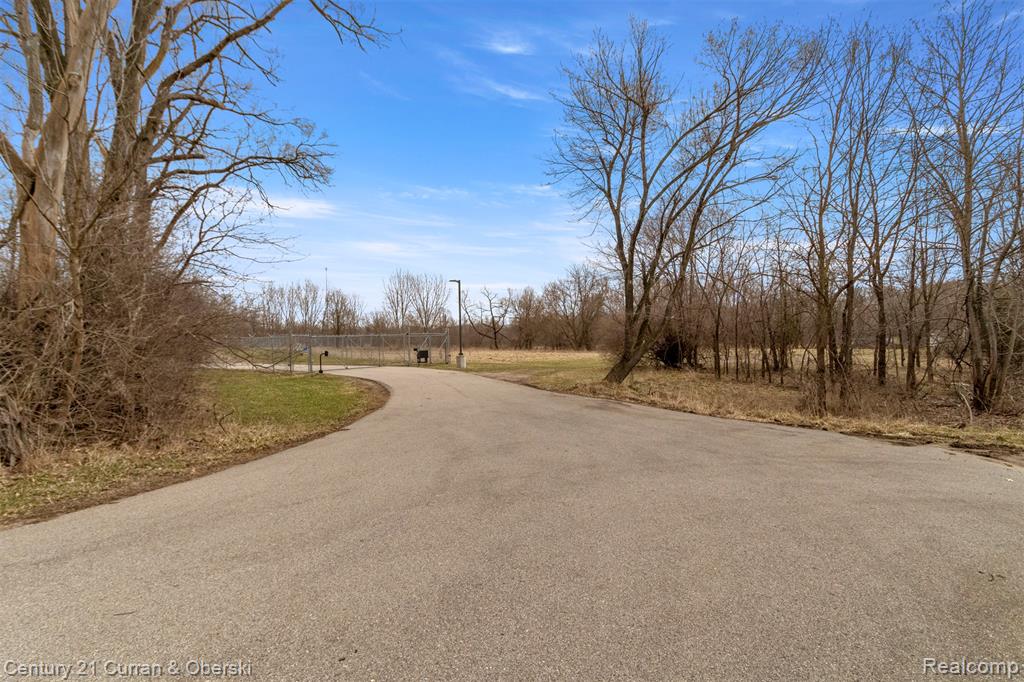 main property photo 16