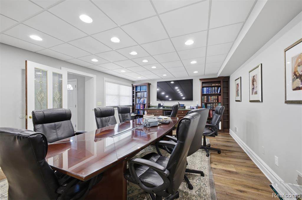 main property photo 27