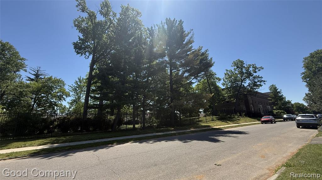 main property photo 8