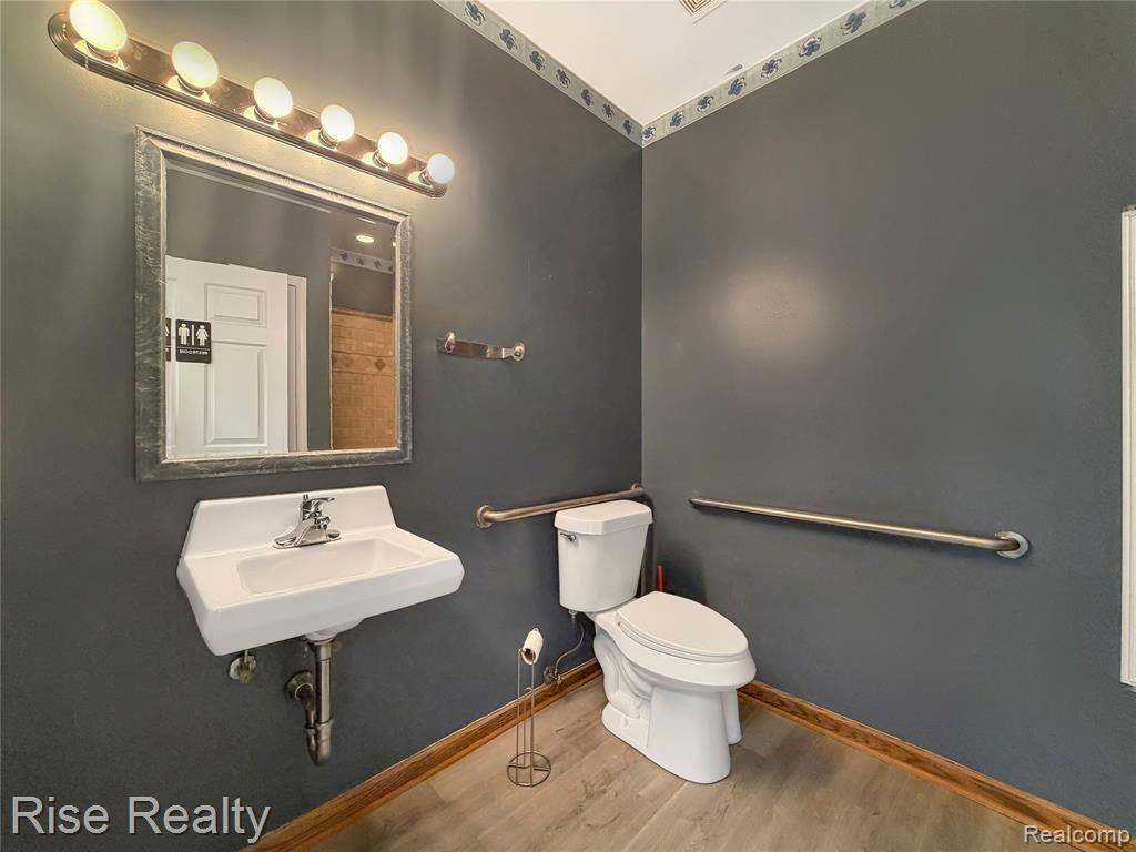 main property photo 6