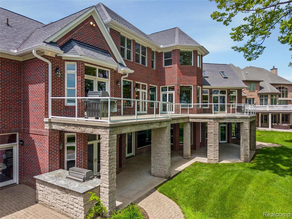 main property photo 11