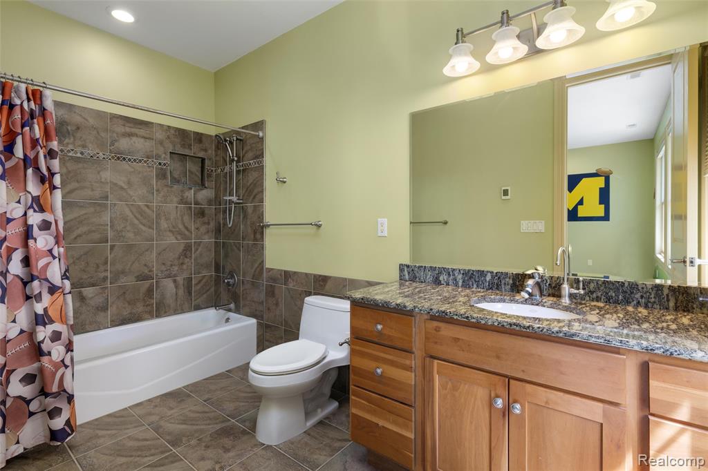 main property photo 81