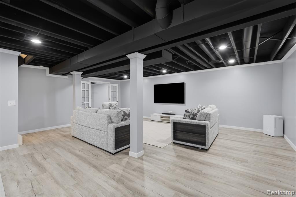 property viewer photo 33