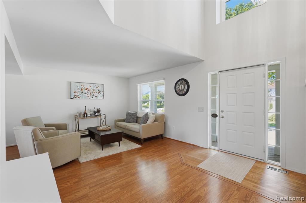 property viewer photo 7