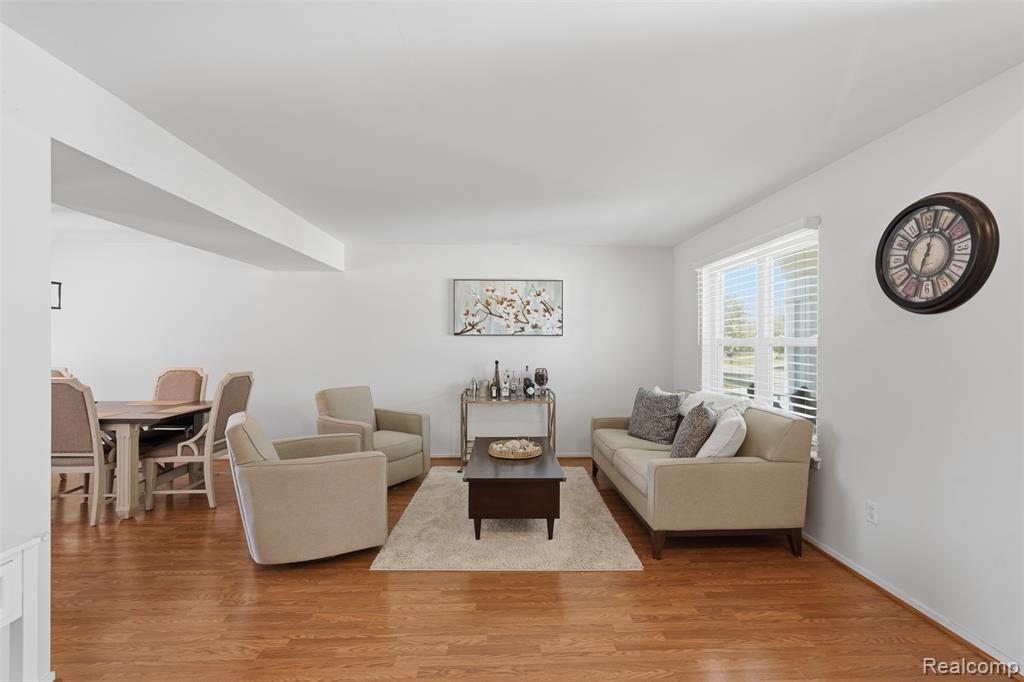 property viewer photo 9