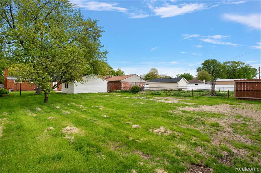 main property photo 43