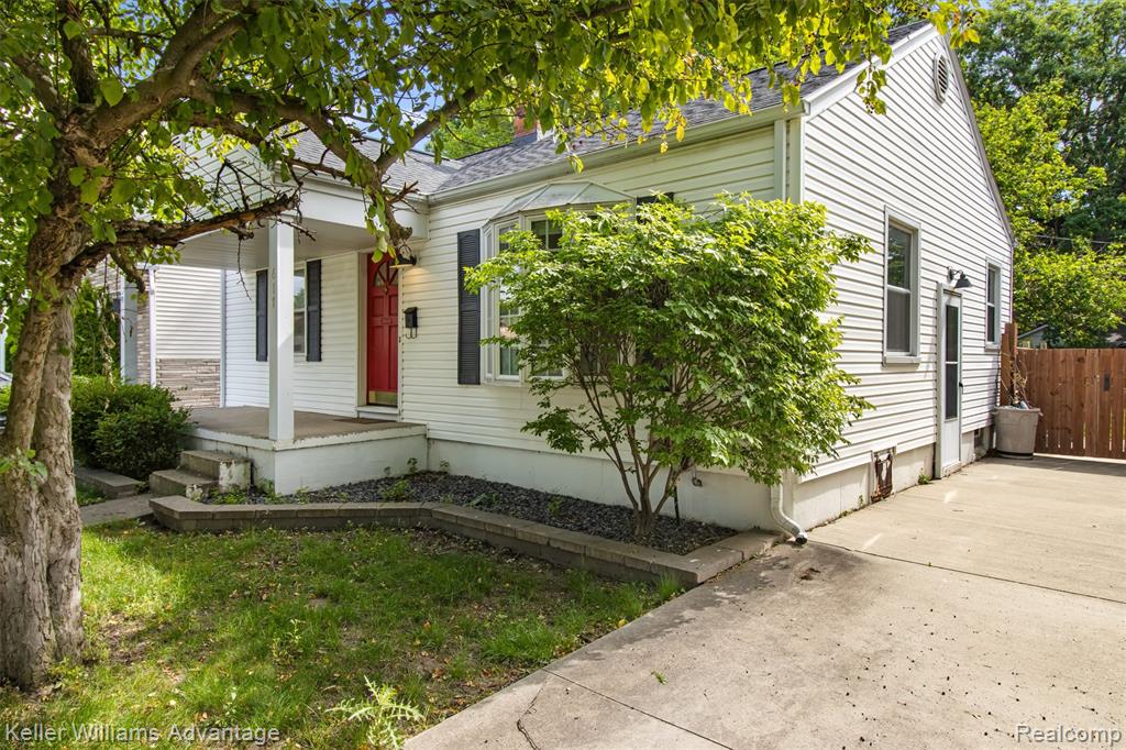main property photo 24