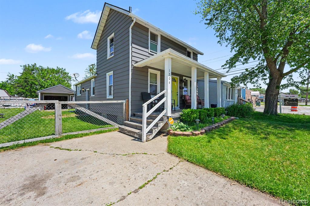 main property photo 18