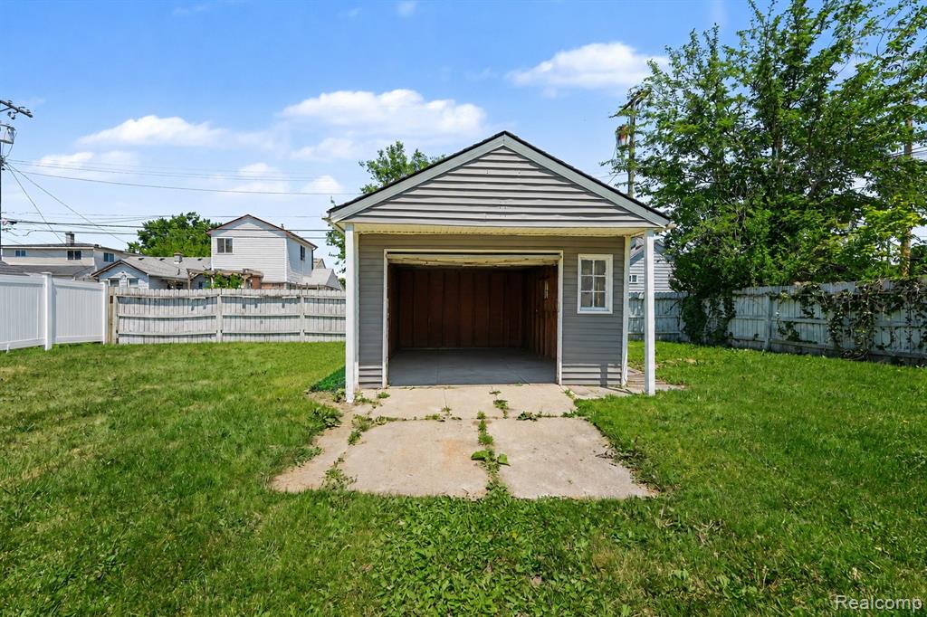 main property photo 20