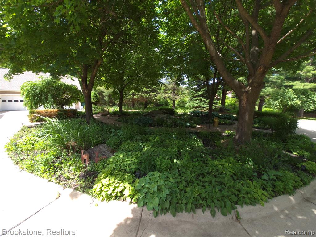 main property photo 12