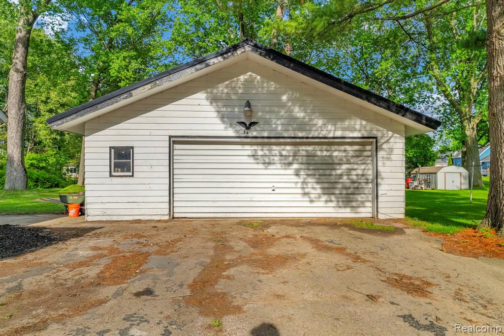 main property photo 33