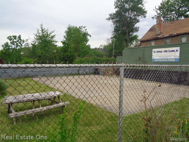 main property photo 17
