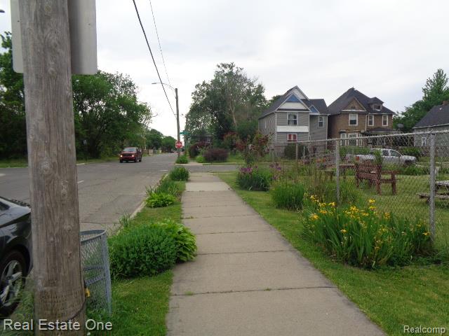 main property photo 20