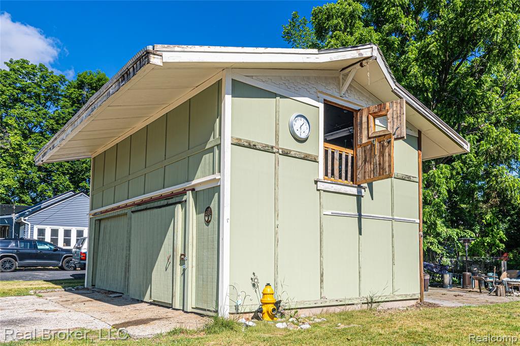 main property photo 5
