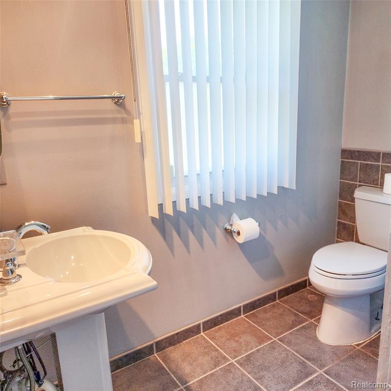 main property photo 50
