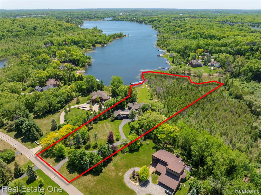 main property photo 64