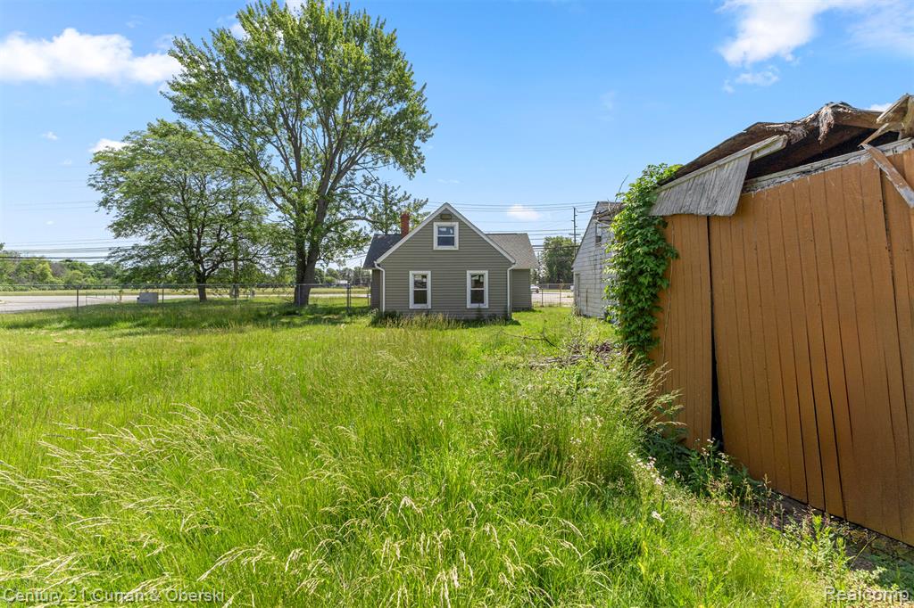 main property photo 24