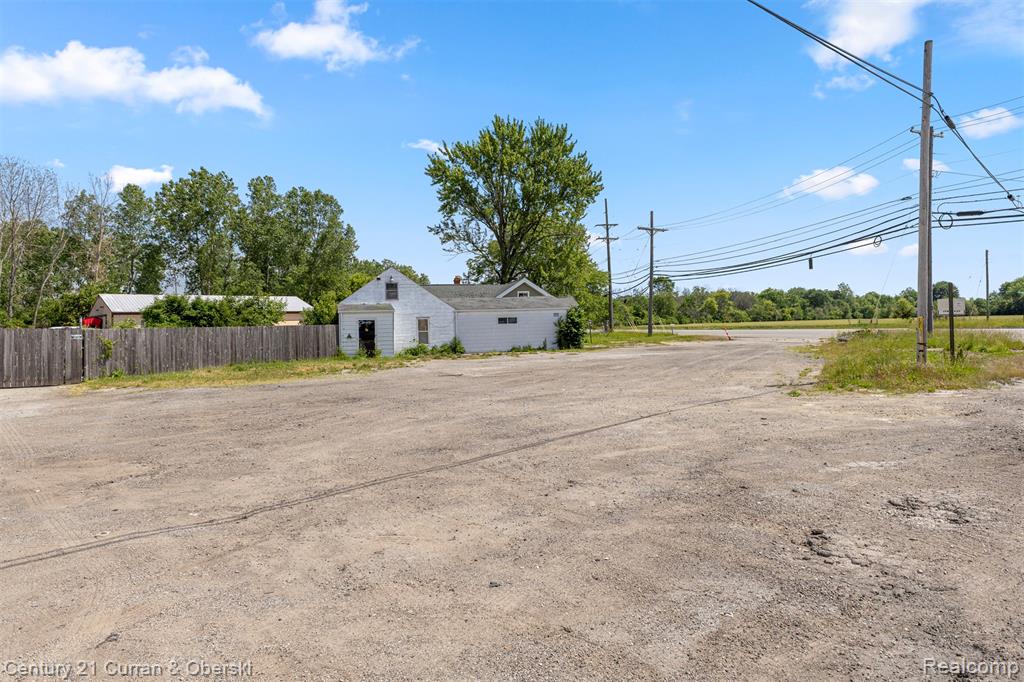 main property photo 17