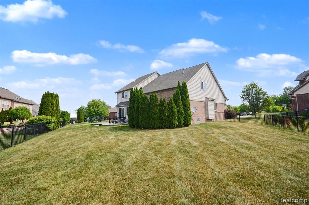 main property photo 36