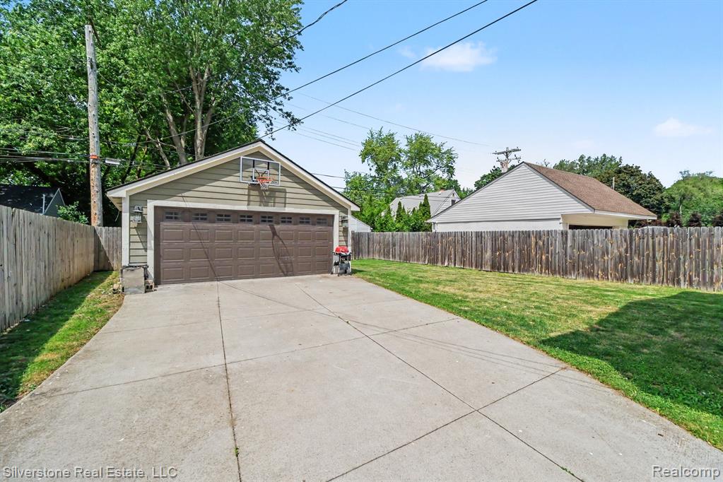 main property photo 22