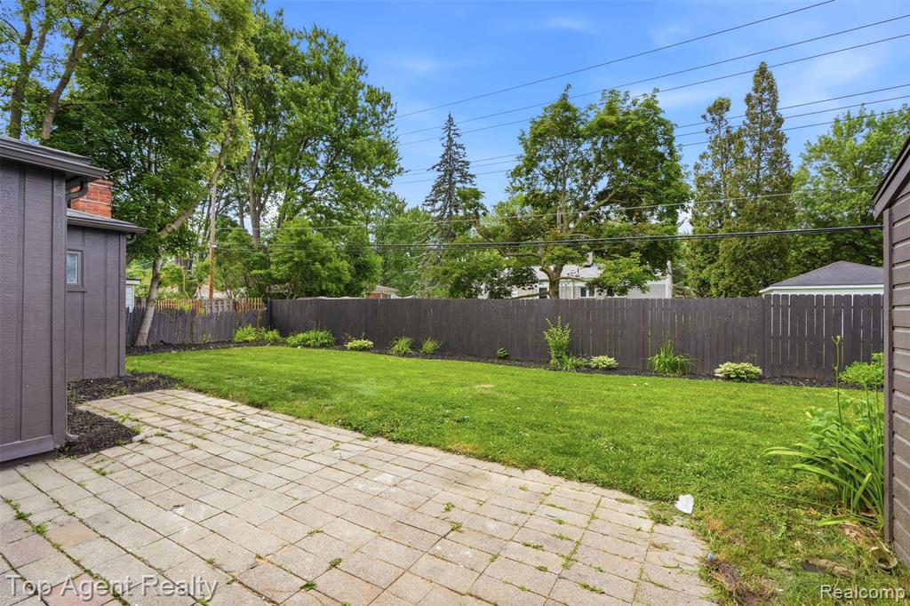 main property photo 26