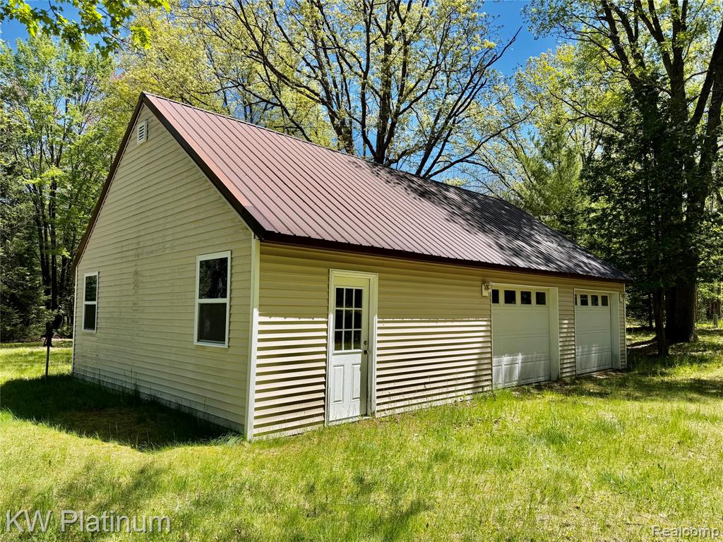 main property photo 16