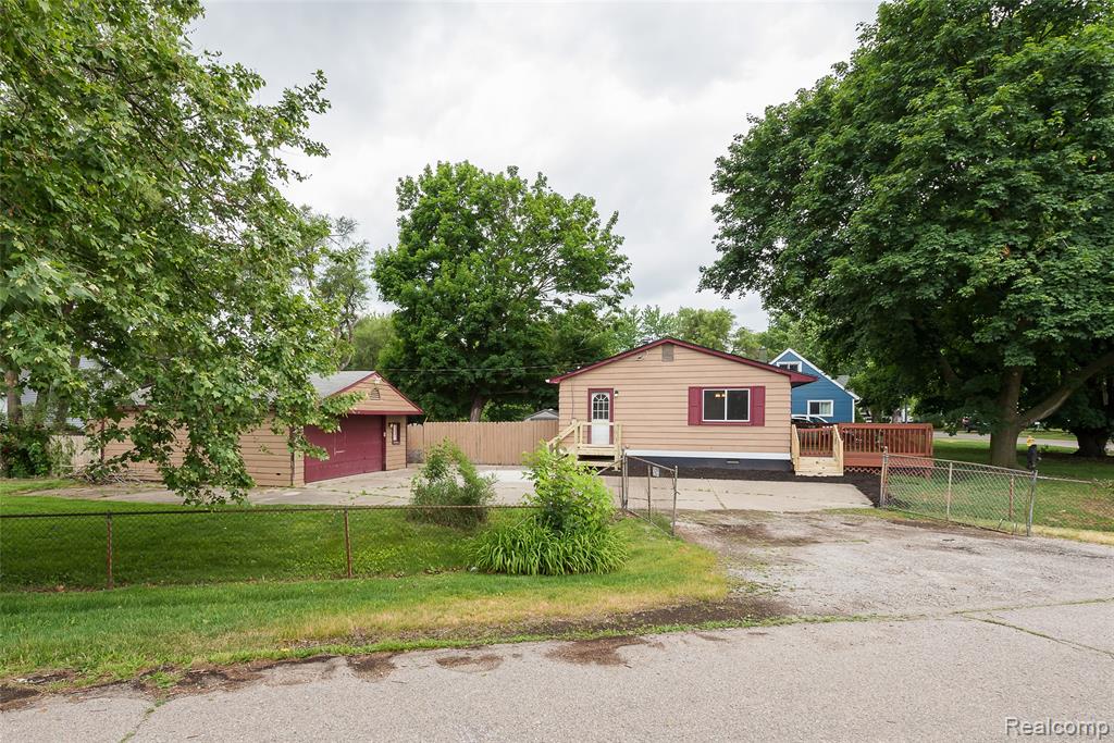 main property photo 13