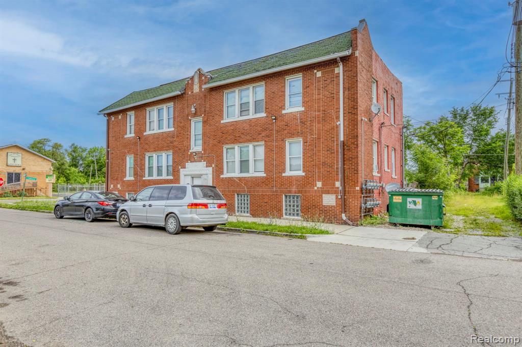 main property photo 6