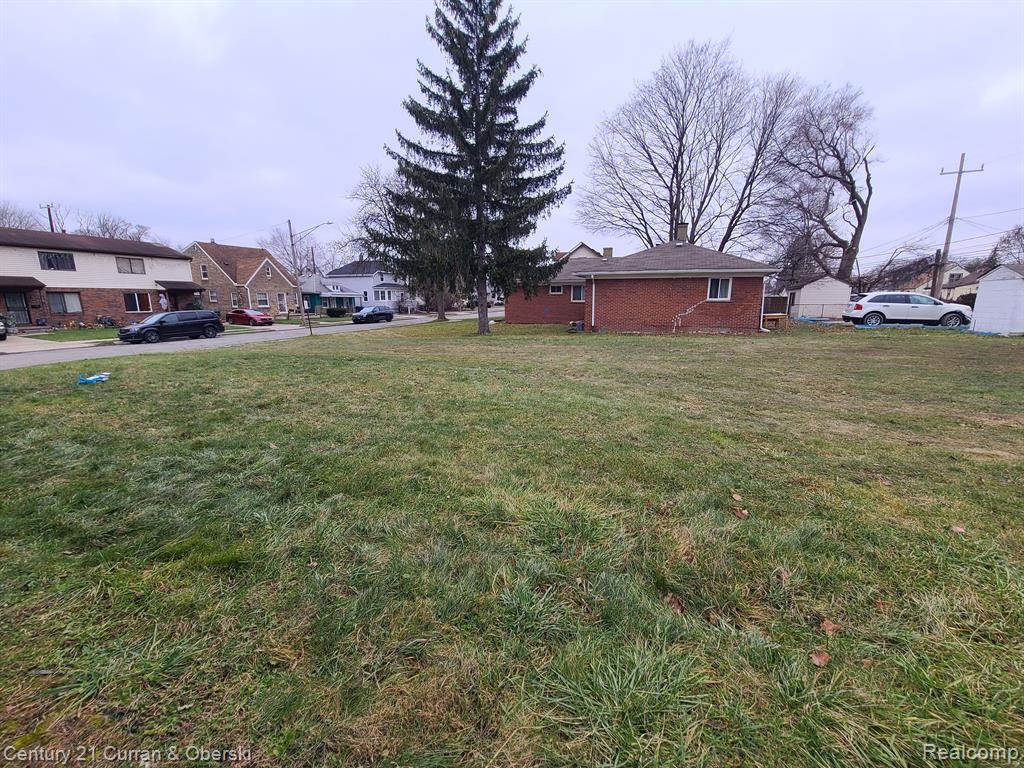main property photo 17