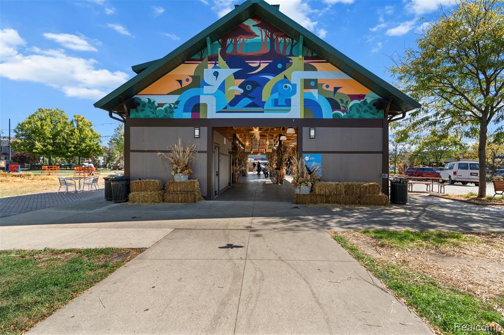 main property photo 11