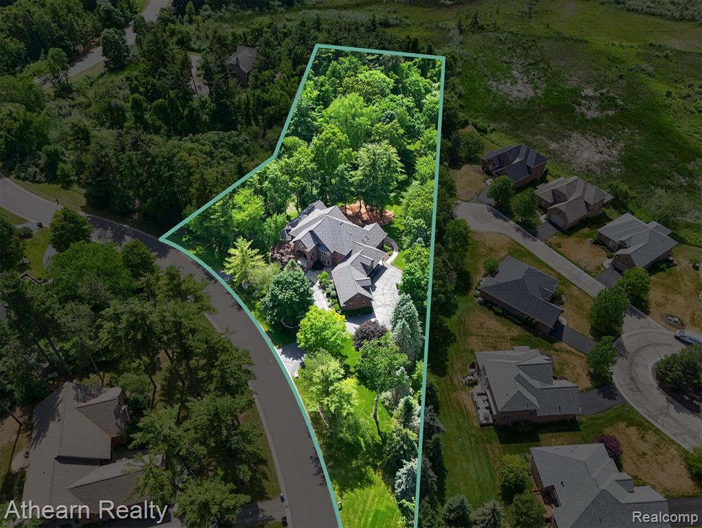 main property photo 10