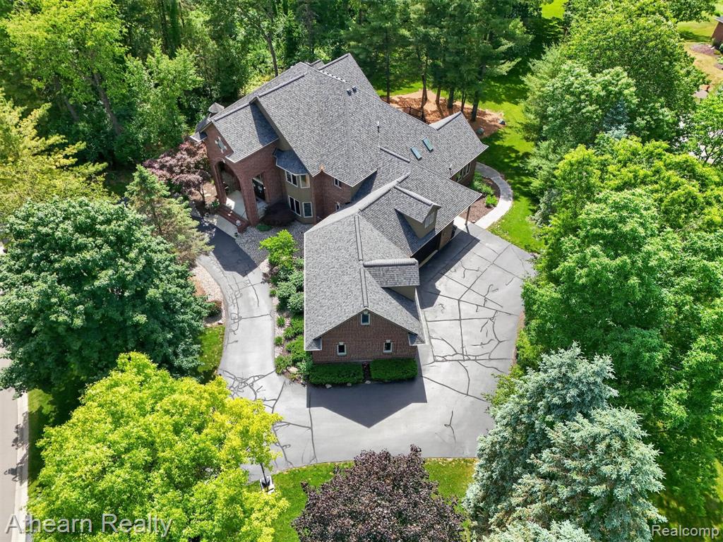 main property photo 19