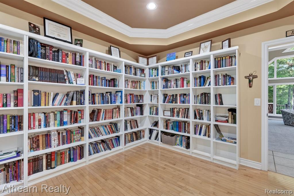 main property photo 41
