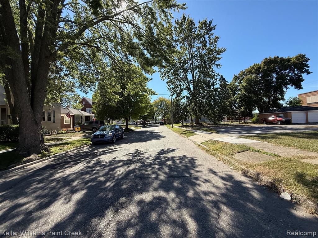 main property photo 13