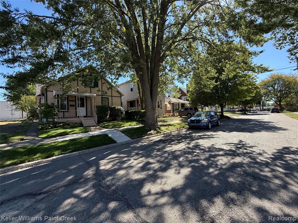 main property photo 14