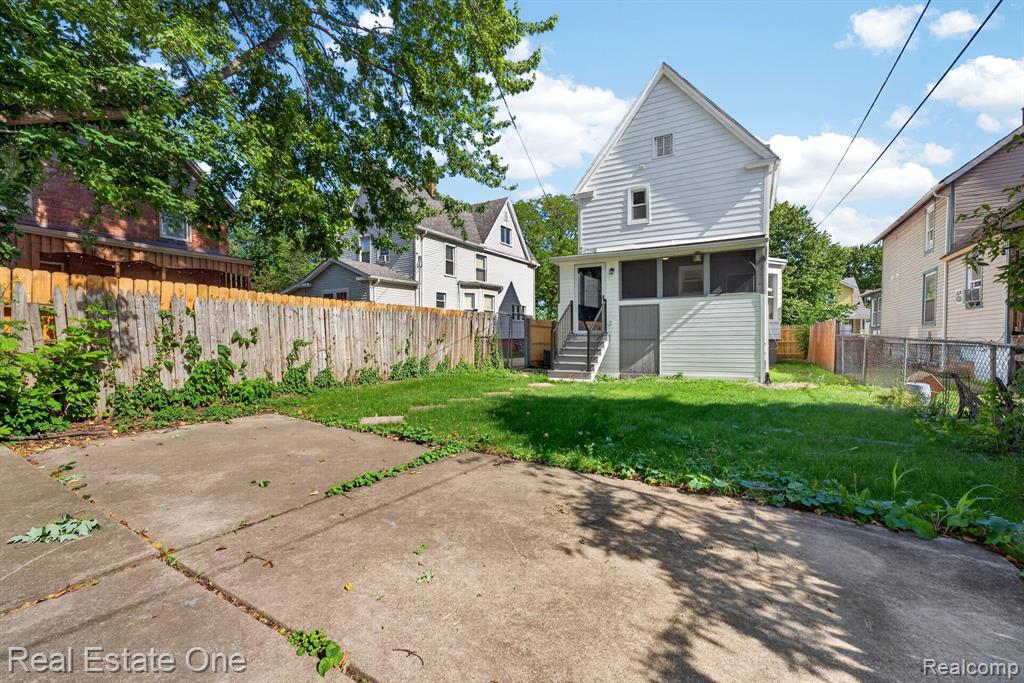 main property photo 29