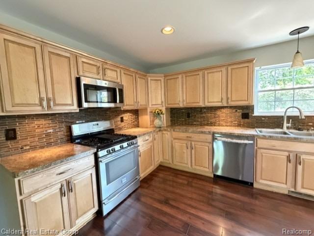 main property photo 4