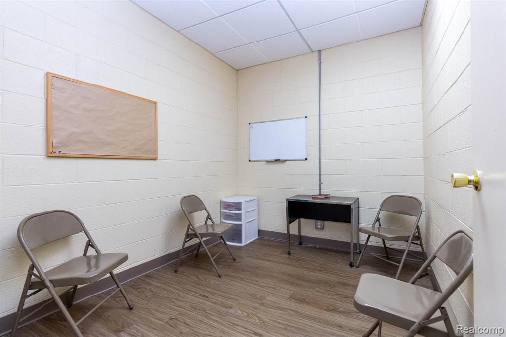 main property photo 18