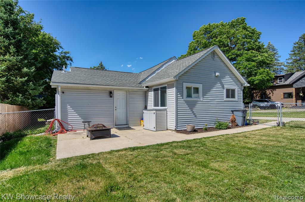 main property photo 19